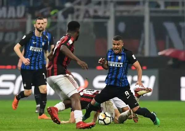 Due errori incredibili del bomber argentino a porta vuota e il VAR che gli annulla una rete: Milan-Inter a reti inviolate.