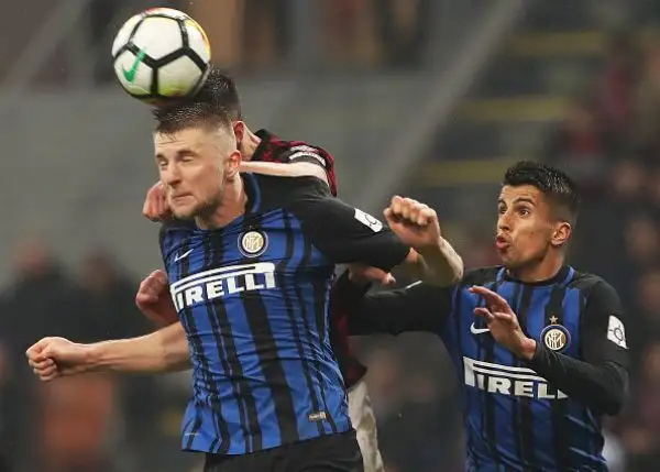 Due errori incredibili del bomber argentino a porta vuota e il VAR che gli annulla una rete: Milan-Inter a reti inviolate.