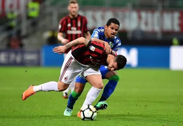 Secondo pareggio consecutivo per Gattuso: finisce 1-1, Kalinic risponde a Politano, ma la zona Champions resta lontana.