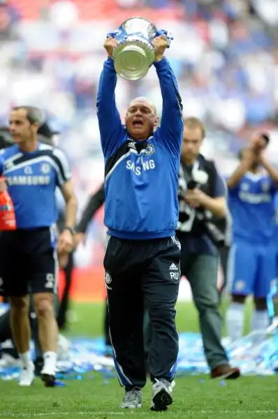 E' morto Ray Colin Wilkins. L'ex calciatore del Milan e della nazionale inglese era stato colpito da infarto nei giorni scorsi e non è riuscito a riprendersi.