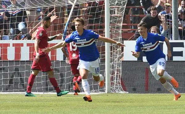 La squadra di Giampaolo in gol con Quagliarella, Kownacki, Praet e Ramirez. Di Pavoletti il gol della bandiera per gli ospiti.