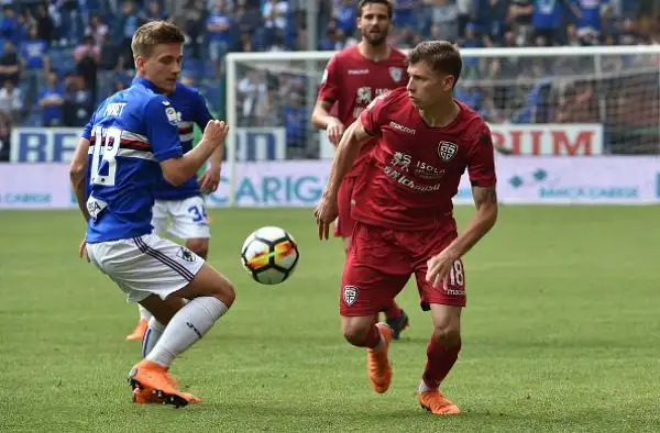 La squadra di Giampaolo in gol con Quagliarella, Kownacki, Praet e Ramirez. Di Pavoletti il gol della bandiera per gli ospiti.