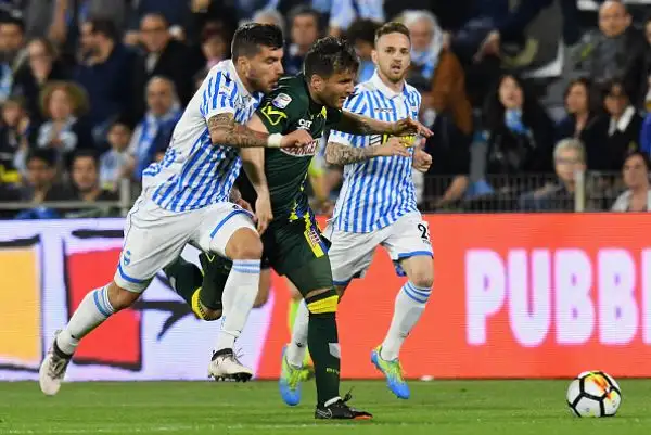 Finisce senza gol lo scontro salvezza della 33esima giornata. Un legno per parte.