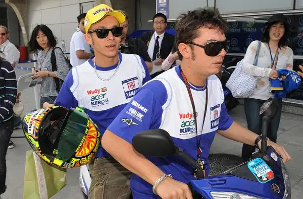 Uccio, come Valentino, è nato nel 1979 ed è responsabile della VR46 Academy e direttore sportivo dello Sky Racing Team VR46.
