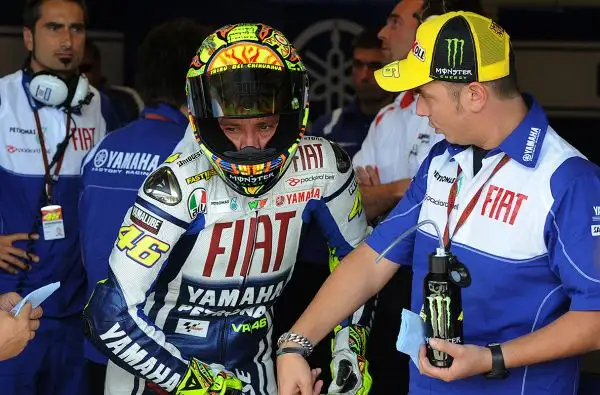 Uccio, come Valentino, è nato nel 1979 ed è responsabile della VR46 Academy e direttore sportivo dello Sky Racing Team VR46.