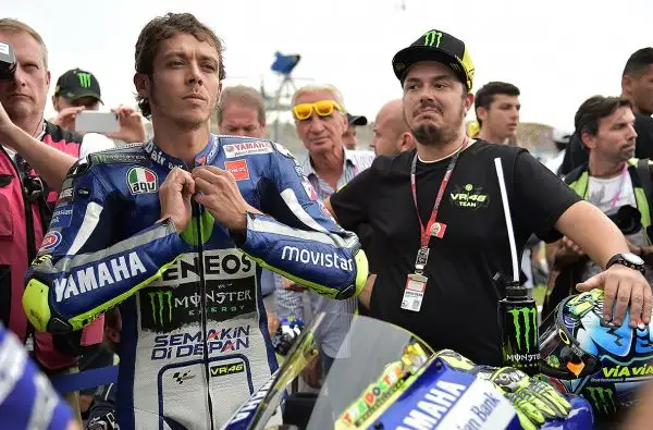 Uccio, come Valentino, è nato nel 1979 ed è responsabile della VR46 Academy e direttore sportivo dello Sky Racing Team VR46.