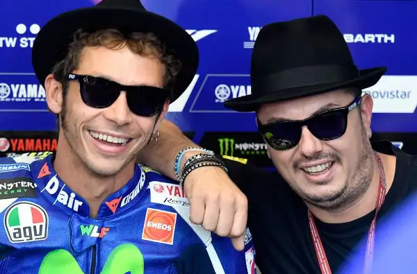 Uccio, come Valentino, è nato nel 1979 ed è responsabile della VR46 Academy e direttore sportivo dello Sky Racing Team VR46.