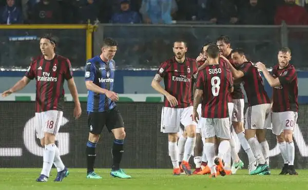 A Bergamo si gioca sotto il diluvio, ma il clima è infuocato. Al vantaggio di Kessie risponde Masiello nei minuti finali.