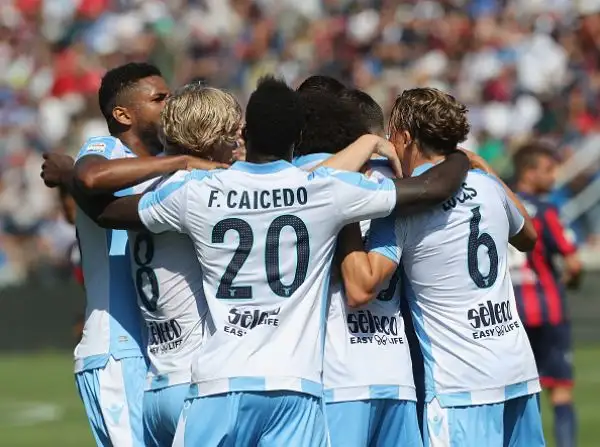 In vantaggio con Lulic su rigore i capitolini si fanno sorpassare delle reti di Simy e Ceccherini, nel finale il pareggio del solito Milinkovic-Savic.