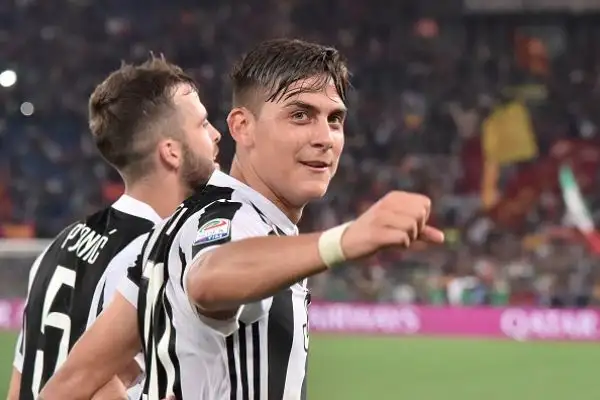 Per la Juventus sono sette di fila: il nuovo scudetto, conquistato in rimonta sul Napoli, è diventato matematico a Roma dopo lo 0-0 sui giallorossi.