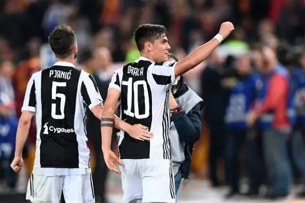 Per la Juventus sono sette di fila: il nuovo scudetto, conquistato in rimonta sul Napoli, è diventato matematico a Roma dopo lo 0-0 sui giallorossi.