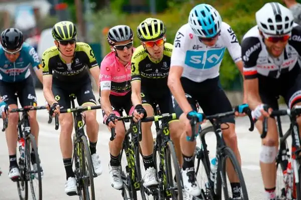 Il corridore sloveno della Bahrain – Merida ha vinto la decima tappa Penne-Gualdo Tadino battendo Denz dopo una bella fuga. Terzo posto per Bennett. Yates resta saldamente leader della classifica.