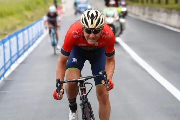 Il corridore sloveno della Bahrain – Merida ha vinto la decima tappa Penne-Gualdo Tadino battendo Denz dopo una bella fuga. Terzo posto per Bennett. Yates resta saldamente leader della classifica.