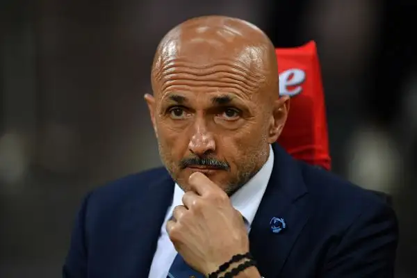 Il Sassuolo va in vantaggio su punizione con Politano nel primo tempo e raddoppia nel finale con Berardi. Rafinha accorcia le distanze per l'Inter ma non basta.