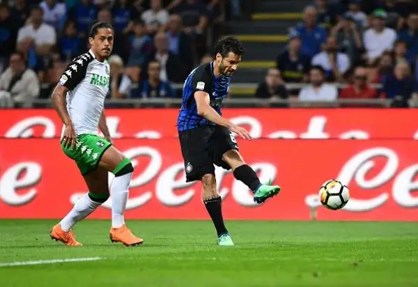 Il Sassuolo va in vantaggio su punizione con Politano nel primo tempo e raddoppia nel finale con Berardi. Rafinha accorcia le distanze per l'Inter ma non basta.