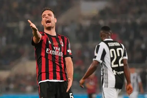 Donnarumma sbaglia, i bianconeri travolgono i rossoneri 4-0