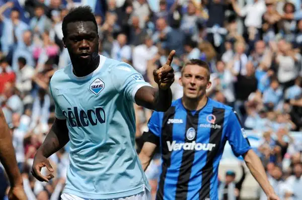 Barrow per gli ospiti, Caicedo per i padroni di casa: i gol arrivano nel primo tempo, nella ripresa la Dea si schianta contro uno Strakosha in giornata super.