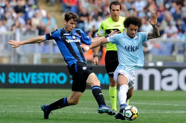 Barrow per gli ospiti, Caicedo per i padroni di casa: i gol arrivano nel primo tempo, nella ripresa la Dea si schianta contro uno Strakosha in giornata super.