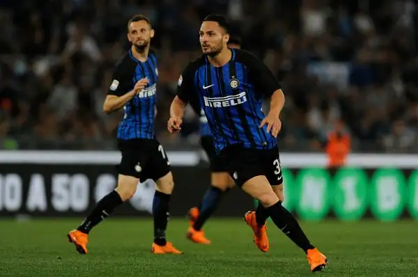 Partita folle all'Olimpico: biancocelesti a lungo in vantaggio crollano nel finale e perdono 3-2 cedendo il quarto posto alla squadra di Spalletti.