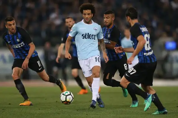 Partita folle all'Olimpico: biancocelesti a lungo in vantaggio crollano nel finale e perdono 3-2 cedendo il quarto posto alla squadra di Spalletti.