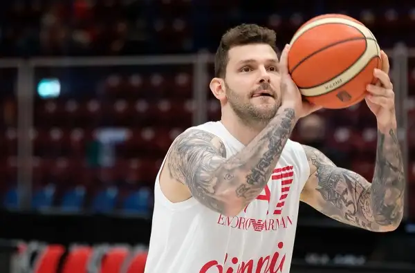 Per la Leonessa decisive le prestazioni di Michele Vitali e Cotton, a referto rispettivamente con 20 e 14 punti.
Tardiva la reazione dei padroni di casa.