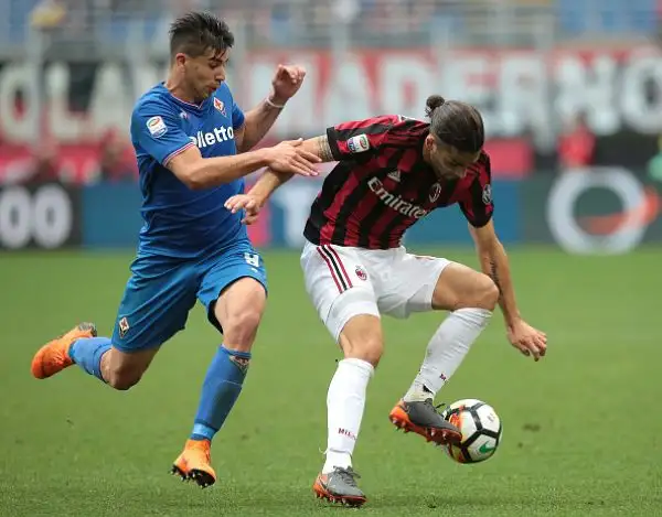 I rossoneri tremano per tre minuti, poi rifilano un netto 5-1 alla Fiorentina.