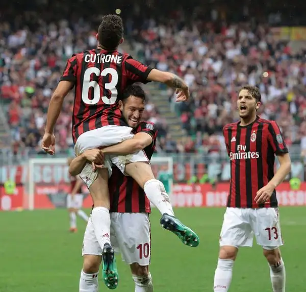 I rossoneri tremano per tre minuti, poi rifilano un netto 5-1 alla Fiorentina.