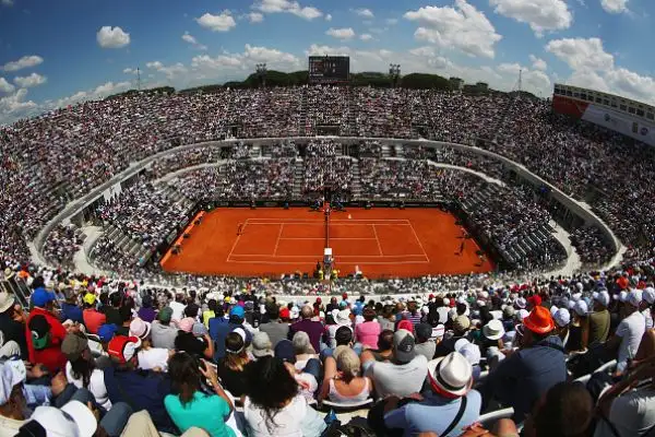 Si sono dati battaglia per oltre due ore. Alla fine a spuntarla è stato Nadal. Ma un applauso va anche a Fognini.