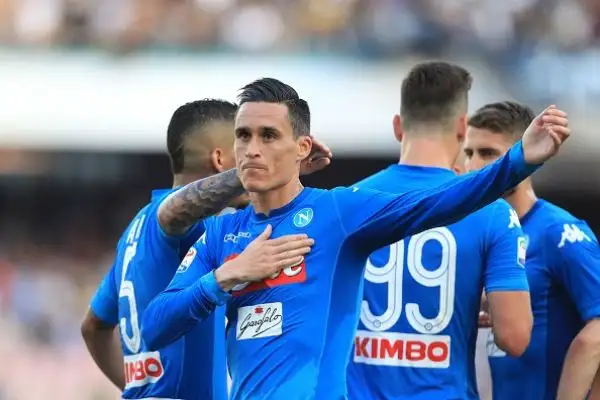 Milik e Callejon firmano l'ultima vittoria stagionale per gli azzurri, Tumminello non basta alla squadra di Zenga: è serie B.