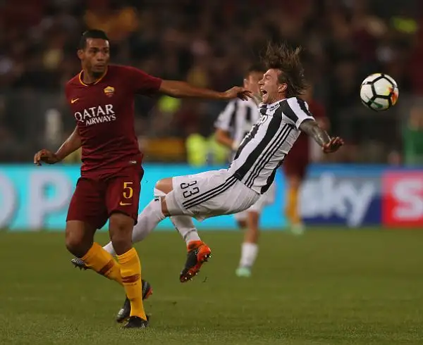 E' festa bianconera, per la settima volta di fila dal 2012 il campionato italiano di calcio va alla Juventus.