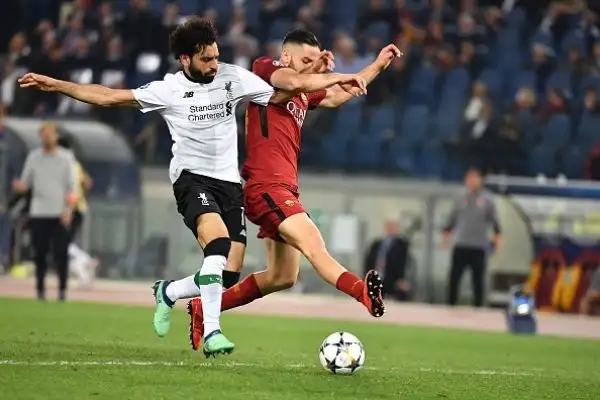 Non bastano le doppiette di Dzeko e Nainggolan: la vittoria giallorossa all'Olimpico sancisce l'eliminazione in semifinale.