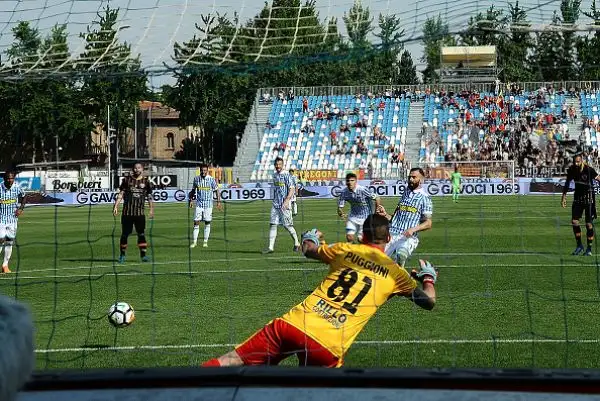La Spal stende il Benevento in casa e si avvicina alla salvezza.