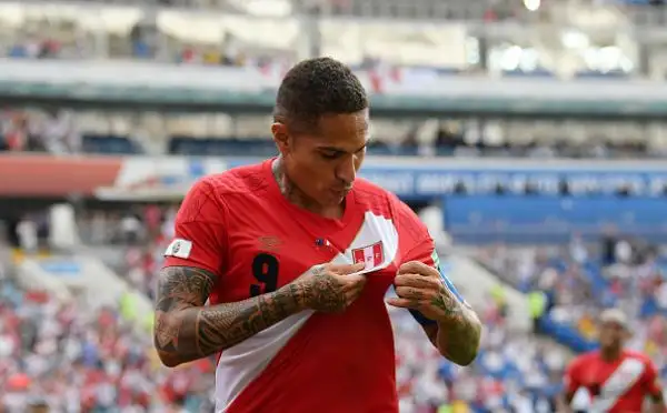 Con un gol per tempo di Carillo e del capitano Guerrero, la squadra di Gareca piega l'Australia che chiude il Gruppo C al quarto posto.