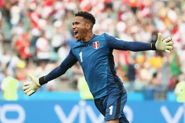 Con un gol per tempo di Carillo e del capitano Guerrero, la squadra di Gareca piega l'Australia che chiude il Gruppo C al quarto posto.