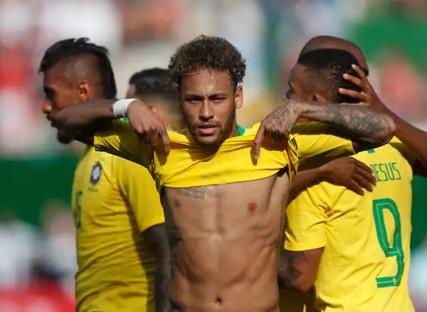 Austria sconfitta 3-0 a Vienna, l'attaccante del Psg sale a 55 centri in Nazionale: agguantato Romario.