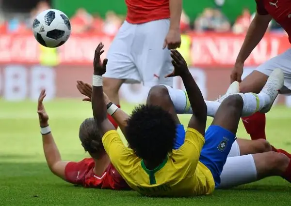 Austria sconfitta 3-0 a Vienna, l'attaccante del Psg sale a 55 centri in Nazionale: agguantato Romario.