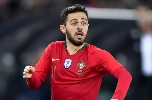 E' uno dei veterani della squadra di Manchester, con cui ha vinto cinque Premier League, due FA Cup e una Champions League