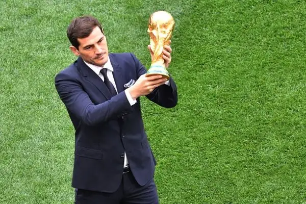 Nella cerimonia d'apertura di Russia 2018 il mattatore è Robbie Williams, che fa impazzire lo stadio Luzniki prima di Russia-Arabia Saudita.