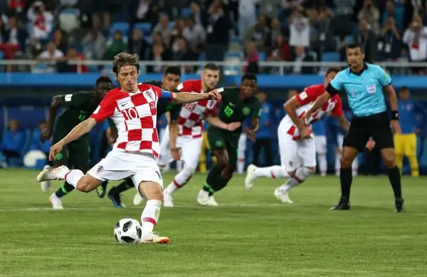 Mandzukic e compagni stendono la Nigeria e si candidano per il primo posto: giovedì la sfida decisiva contro Messi e compagni.