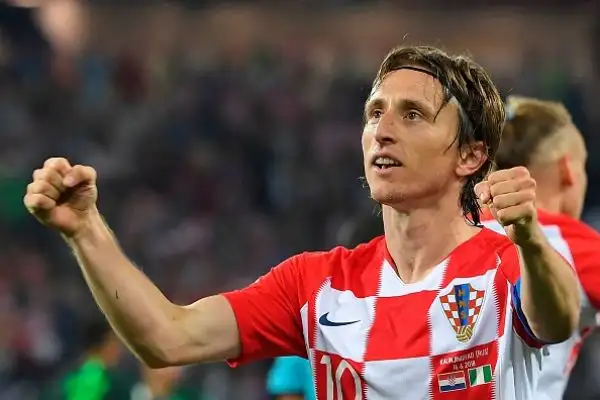 Mandzukic e compagni stendono la Nigeria e si candidano per il primo posto: giovedì la sfida decisiva contro Messi e compagni.