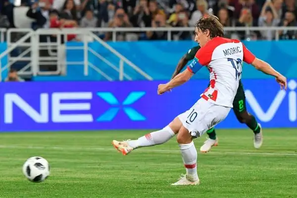 Mandzukic e compagni stendono la Nigeria e si candidano per il primo posto: giovedì la sfida decisiva contro Messi e compagni.