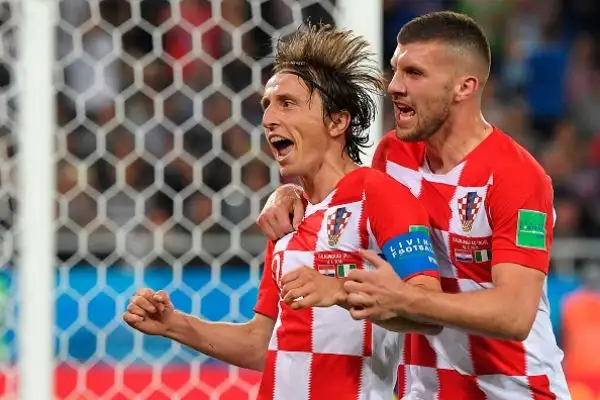 Mandzukic e compagni stendono la Nigeria e si candidano per il primo posto: giovedì la sfida decisiva contro Messi e compagni.