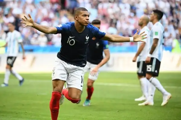 Niente da fare per Leo Messi e la sua argentina, la Francia passa con i gol di Griezmann, Pavard e una doppirtta di un super Mbappe. Non bastano i gol di Di Maria, Mercado e Aguero.
