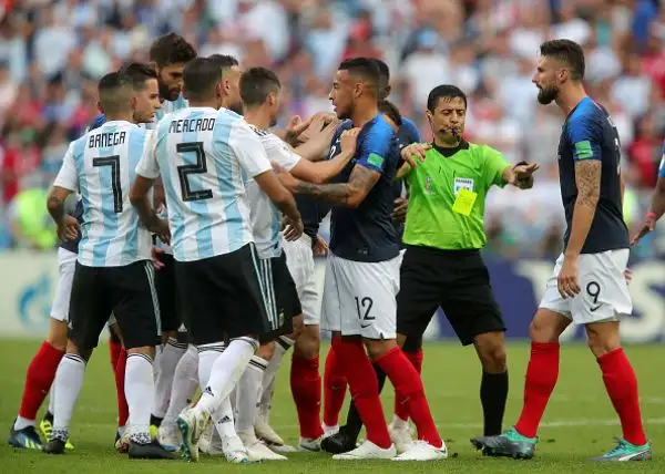 Niente da fare per Leo Messi e la sua argentina, la Francia passa con i gol di Griezmann, Pavard e una doppirtta di un super Mbappe. Non bastano i gol di Di Maria, Mercado e Aguero.