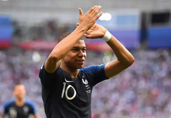 Niente da fare per Leo Messi e la sua argentina, la Francia passa con i gol di Griezmann, Pavard e una doppirtta di un super Mbappe. Non bastano i gol di Di Maria, Mercado e Aguero.
