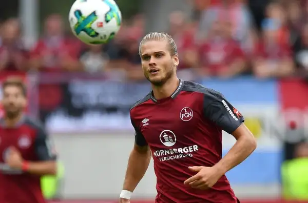 Un vero vichingo: fisico statuario, la lunga chioma bionda e gli occhi azzurri. Rurik Gislason è stato acclamato dal popolo del web come il più sexy di Russia 2018.