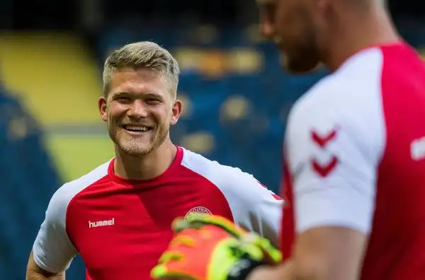 A cinque centimetri dai 2 metri anche Andreas Cornelius, danese dell'Atalanta.