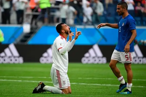 A San Pietroburgo il Marocco si fa male all'ultimo secondo e cede per 1-0: ecco la prima sorpresa del Mondiale.