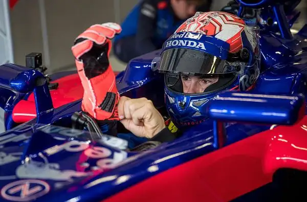 Il numero 93 a Zeltweg si è messo al volante di una Red Bull del 2014 motorizzata Honda ma con livrea della Toro Rosso
