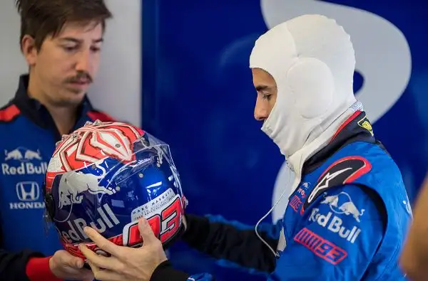 Il numero 93 a Zeltweg si è messo al volante di una Red Bull del 2014 motorizzata Honda ma con livrea della Toro Rosso